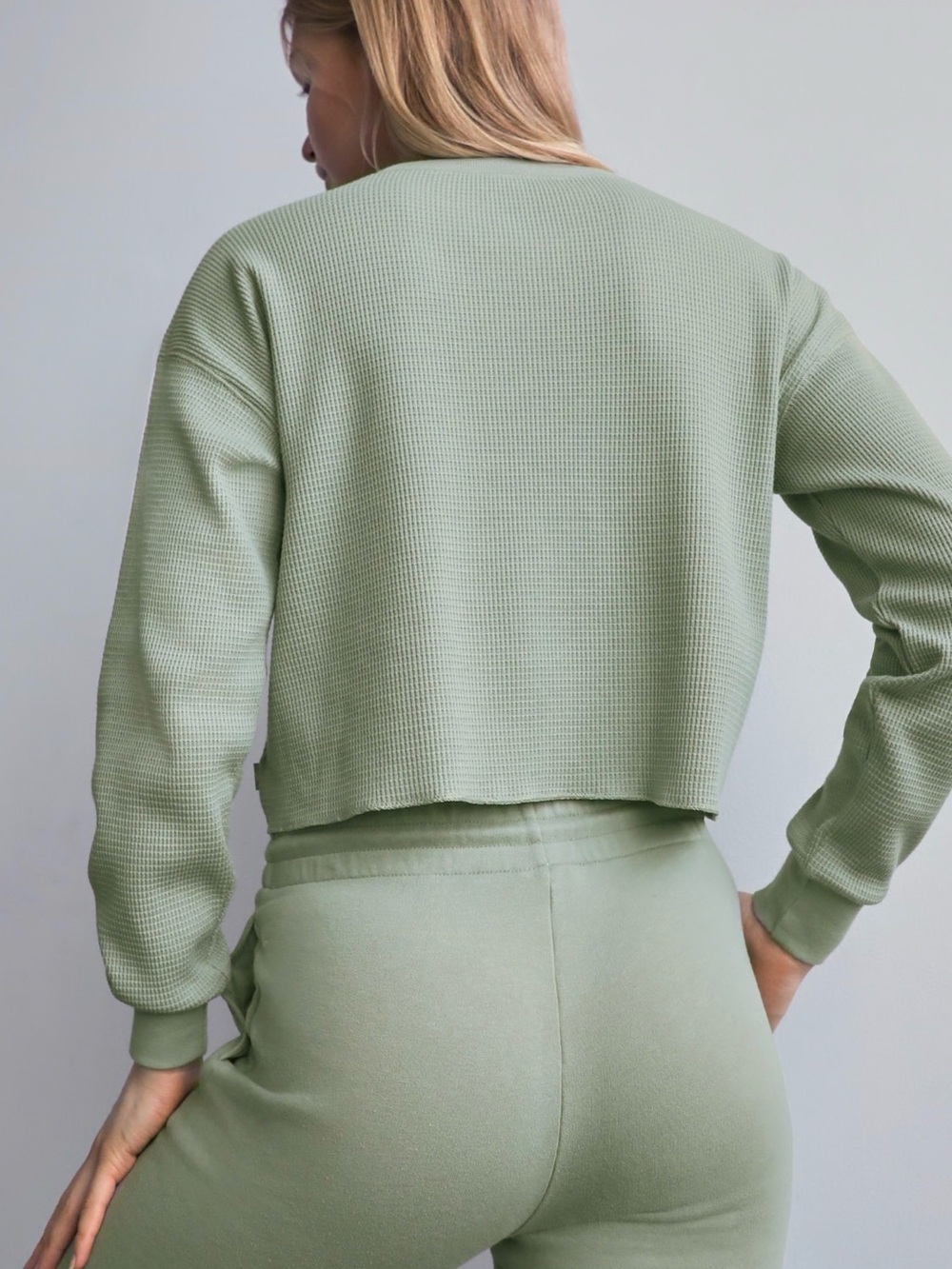 Aritzia TNA Waffle Knit Crew Boxy Long sleeve in Seagrass Green - Picture 2 of 11